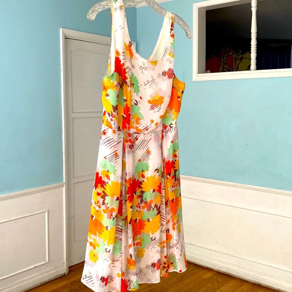 Floral dress. Lined. Perfect for weddings baby showers bridal showers tea party - Picture 1 of 6